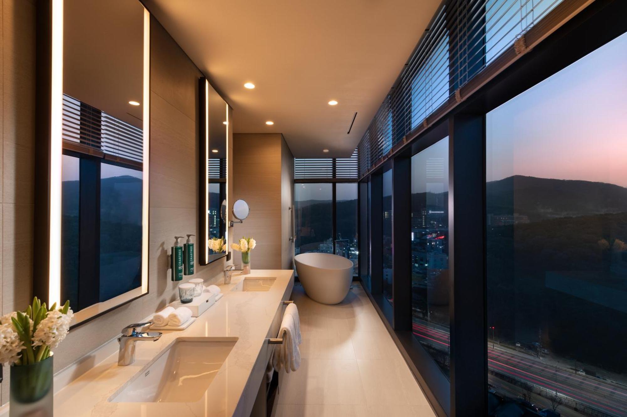 Doubletree By Hilton Seoul Pangyo Residences Seongnam Exteriör bild